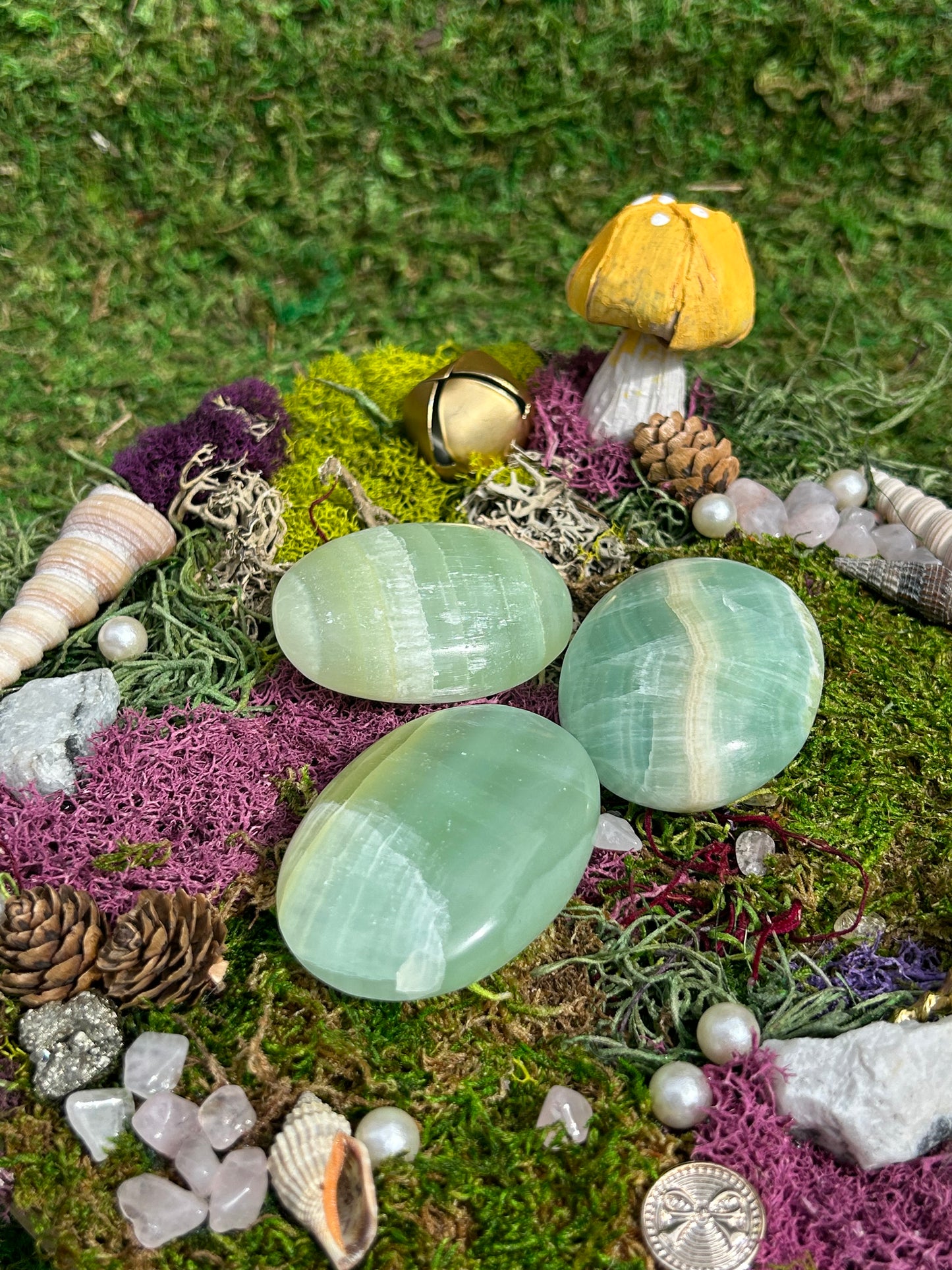 Pistachio Calcite Palmstones